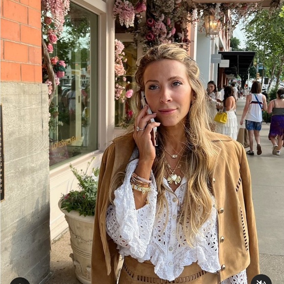 LOVESHACKFANCY Kendra Scott Gold Bow Necklace Founder Favorite - Picture 3 of 8